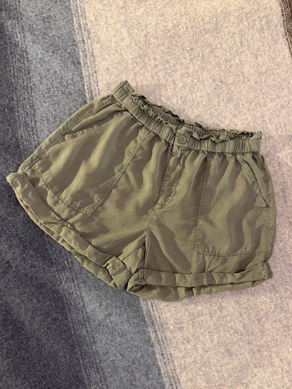 Aerie Olive Paperbag Waist Utility Pull-On Cargo Shorts Rolled Hem Medium